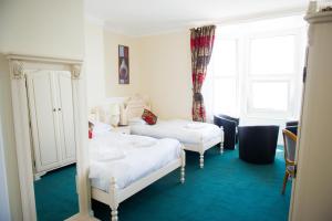 Queensbridge Hotel