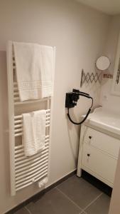 Hotels Hotel Chez Jacqueline : Chambre Supérieure Lit Queen-Size