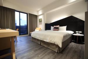 Deluxe giường đôi có ban công (Deluxe Double with Balcony)