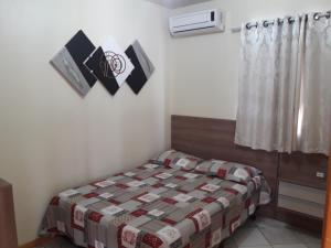 APTO 50M PRAIA NA AVENIDA - 6 PESSOAS, CHURRASQUEIRA, WIFI, SACADA, GARAGEM PARA VEICULOS PEQUENOS! - Residencial Roveda