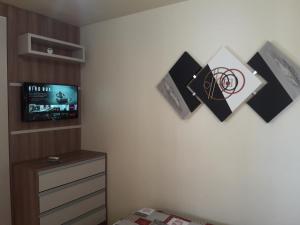 APTO 50M PRAIA NA AVENIDA - 6 PESSOAS, CHURRASQUEIRA, WIFI, SACADA, GARAGEM PARA VEICULOS PEQUENOS! - Residencial Roveda