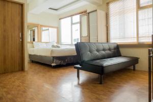 Spacious 1BR with Sofa Bed at The Jarrdin Cihampelas Apartment By Travelio