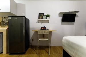 Bright Studio Apartment Serpong Greenview By Travelio