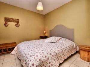 Rustic holiday home in Halleux