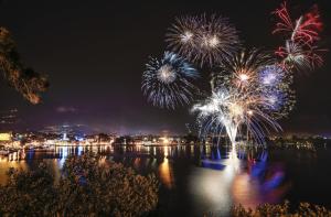 1Dest - Queen of the Lake