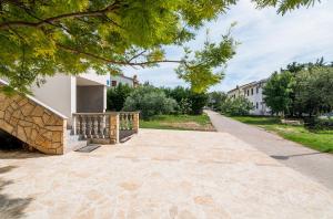 Apartman Iva-family holiday 250 m from pebble beach