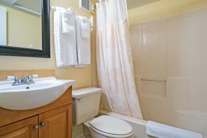 Deluxe Double Studio room in Royal Inn Beach Hutchinson Island