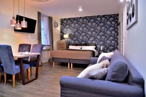 Apartamenty Sjesta Centrum w centrum miasta z prywatnym parkingiem - 3hvězdičkové hotely ve městě Lázně Chudoba