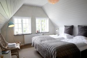 Double Room with shared bathroom Gården room in Gl. Brydegaard