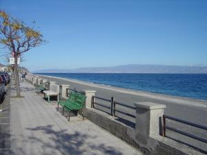 Mirone Apartment FRONTE MARE beachfront house