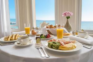 The Chatsworth Hotel