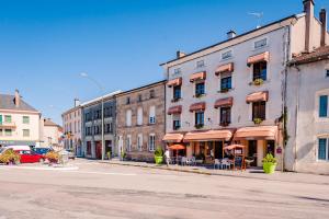 Hotels Le Commerce : photos des chambres