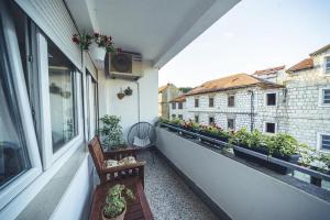Apartments with a parking space Imotski Zagora 16072