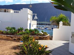 Two-Bedroom Duplex Sea View room in La Graciosa Punta Caracol