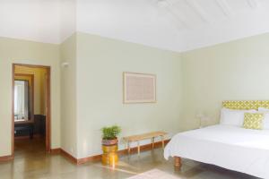 Assagao Bay by the Rose Nomad