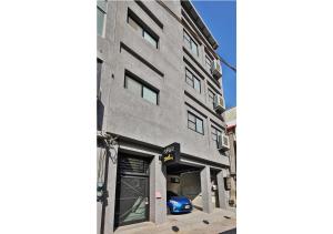 幸福滿屋 台南6人至40人包棟包層民宿 中西區花園 夜市附近住宿3分鐘 - 4hvězdičkové hotely ve městě Tchaj-nan