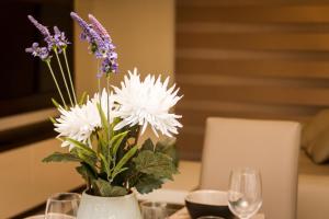 Seaside Serenity Corner by AURA