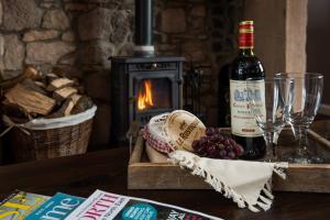 The Gate Lodge - Hot Tub 1 bedroom, log burner