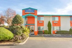 Howard Johnson by Wyndham Salem - Philomath