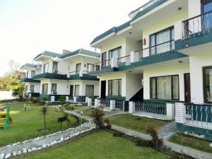 Hotel Van Durga Katra -10 mins Drive from Helipad