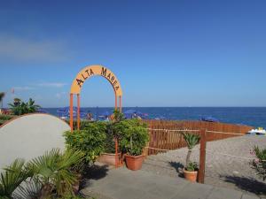 Vend&eacute;gh&aacute;z Appartamento In Riva Al Mare Con Accesso A Lido Privato, Posto Auto E Disponibilit&agrave; Bicicletta Mascali Olaszorsz&aacute;g