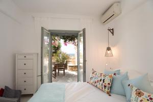 Chic designed house with 2 bedrooms in Paros Paros Greece