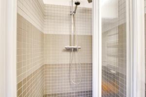 Saint Germain des Près UNIT 002