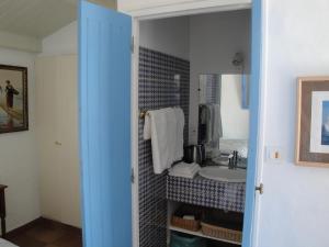 B&B / Chambres d'hotes Le Buzet Bleu Bed & Breakfast : photos des chambres