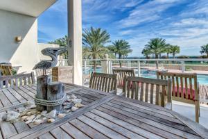 Three Bedroom Apartment room in Diamond Beach Condos