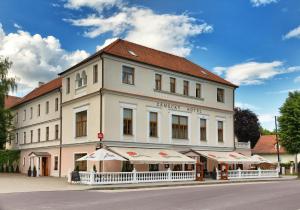 . Zámecký Hotel