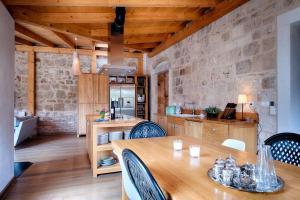 Stone Villa Lemon with pool in Vis