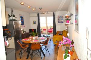 Appartements APPART CLIMATISE / TERRASSE A 2 MIN DE LA PLAGE : photos des chambres