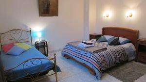 B&B / Chambres d'hotes la vallee : Chambre Familiale avec Salle de Bains Privative