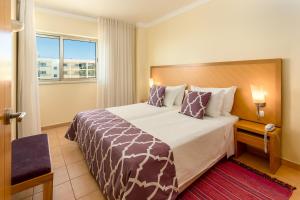 Two-Bedroom Apartment with Side Sea View room in Hotel Apartamento Dunamar
