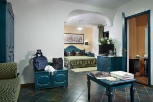 Family Room (2 Adults + 2 Children)