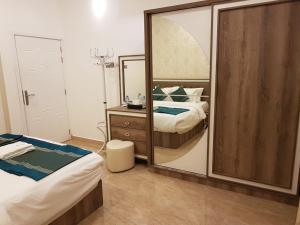 Orient Apartments