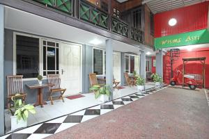 RedDoorz near Terminal Condong Catur