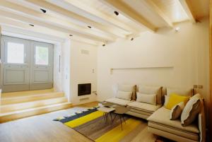 The One Arachova