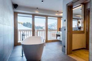 Die Alm 1350 - Ski-In & Ski-Out