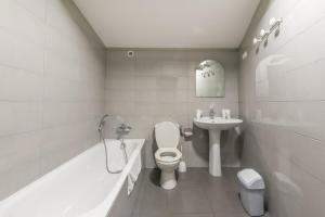 Hotels Hotel du Rocher : Chambre Double Confort