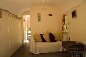 Tentes de luxe GoGreen Roulotte : photos des chambres