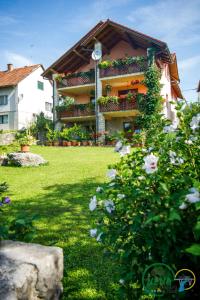 Guest House Nena Rastoke - Nature Retreat with waterfall views