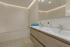 LUX APARTMENT OCEAN GARDEN - PLAYA PARAISO - 2 Bedrooms, 2 Bathrooms, Big Terrace