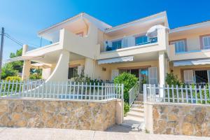 Encantador Dúplex Vacacional Reformado, Salzes 5, Frente a la Playa de Alcudia