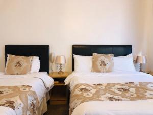 Standard Twin Room room in Ilfracombe House