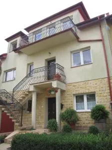 AJ KWATERY - 格丁尼亚