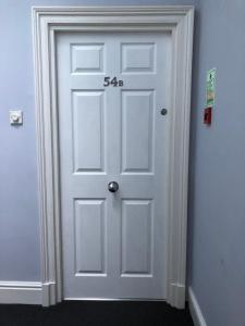 Most central luxury apartment - sleeps 4 & FREE parking!