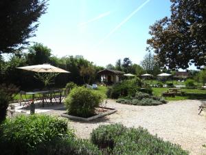 B&B / Chambres d'hotes Chambres d'Hotes L'Ostal de Pombonne : photos des chambres