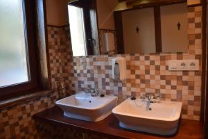 O Cabanel Albergue-Bar