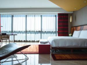 One-Bedroom Suite with Suite Benefits, Private Beach Access, Early Check-in (11 am) Late Check out (3 pm), Exclusive Rates to Wild Wadi room in Jumeirah Creekside Hotel